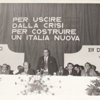 Fondo Fotografico Michele Minisci- XIV Congresso della Federazione forlivese del PCI, intervento del Sindaco di Forlì Angelo Satanassi, febbraio/marzo 1975