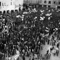 Portale Resistenzamappe.it- manifestazione in piazza del Popolo per la difesa dell'occupazione all'Arrigoni, anni '40
