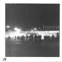 Ripresa notturna dell’ingresso della quindicesima festa provinciale de l’Unità, 1960
[ISMO, AFPCMO]
