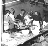 Festa del 1957: le compagne e i compagni delle cucine
[ISMO, AFPCMO]