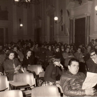 Portale 68viaEmilia.it- Manifestazione del PCI nel salone comunale, anni '70