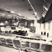 Gennaio 1991. Rimini, padiglione fieristico. L’allestimento della sala per il XX° Congresso su progetto dell’arch. Silvio De Ponte