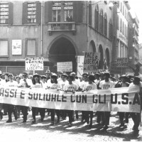 Manifestazione di apertura della festa de l'Unità del 1966: corteo per la pace, contro la guerra del Vietnam
[ISMO, AFPCMO]