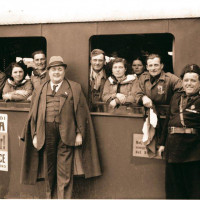 Braccianti modenesi in partenza per la Germania, 1944
