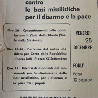 Archivio PCI Forlì, presso ISTORECO FC, Serie Commissione Stampa e propaganda, b. 1, Fasc.2- volantino che annuncia una manifestazione per il disarmo nuclare promossa dal Circolo studenti medi-universitari, 18 dicembre 1962