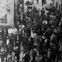 1959. Borgo San Giuliano. Comizio dell’on. Giuliano Pajetta nella piazzetta davanti al circolo per la Festa de L'Unità del Borgo